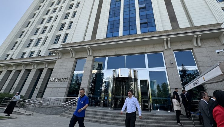 AKP’de olağan kongre süreci ekimde başlıyor