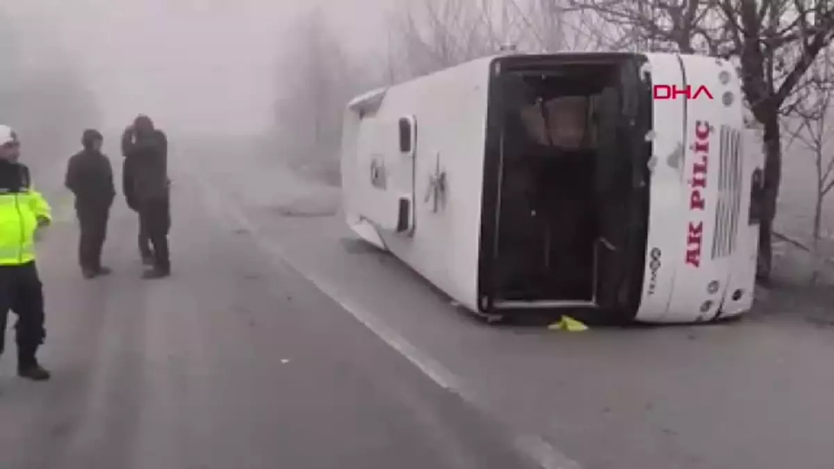 Bolu’da İşçileri Taşıyan Minibüs Devrildi: 9 Yaralı